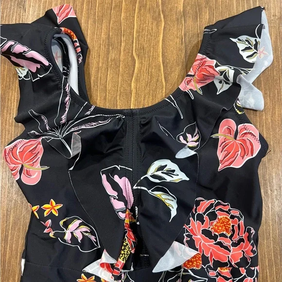 Girls bathing suit - Picture 2 of 4